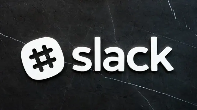 Slack, де багато корпоративної комунікації, блокує облікові записи з РФ