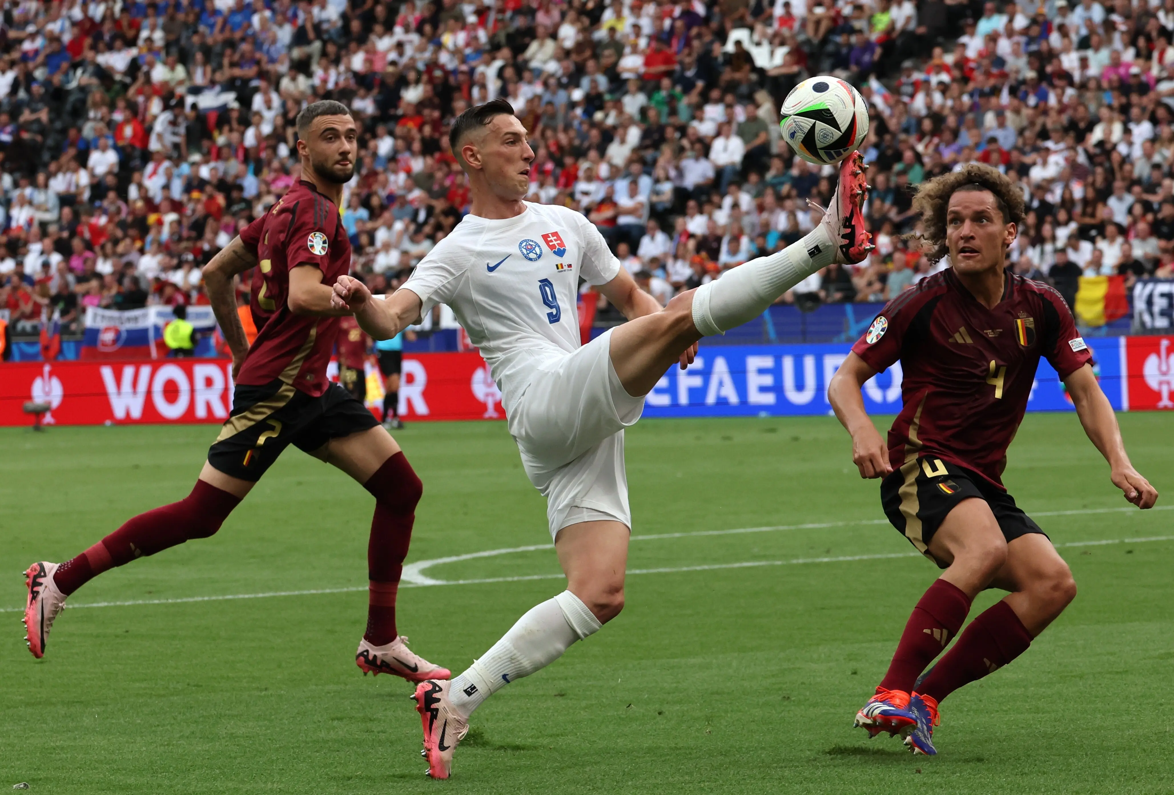 Евро-2024: Словакия шокировала Бельгию, Франция минимально обыграла Австрию