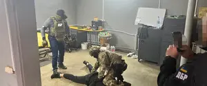У Вінницькій області затримали сина начальника ТЦК, який обіцяв «допомогти» виїхати за кордон за $20 тисяч