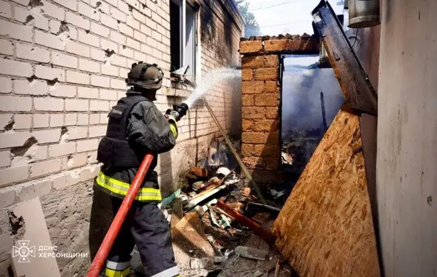 Вчора росіяни влучили по житлових будинках Херсонщини, є жертви
