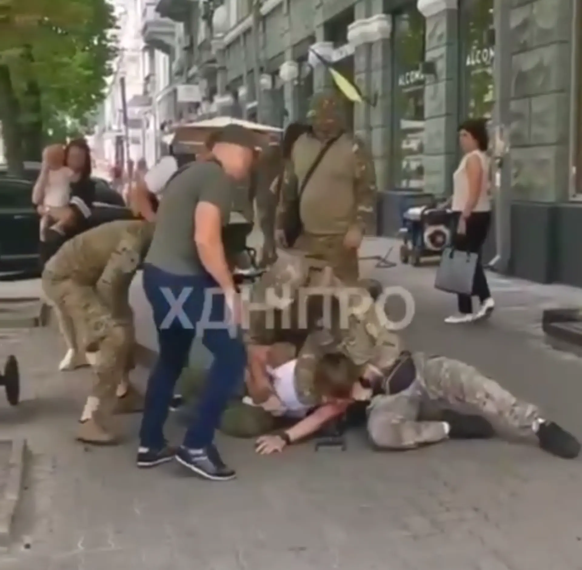 В полиции Киева прокомментировали участие своего сотрудника в инциденте с избиением военного в Днепре