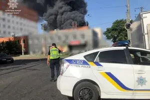 В результате удара по Одессе пострадали по меньшей мере три человека. Из-под завалов достали собаку