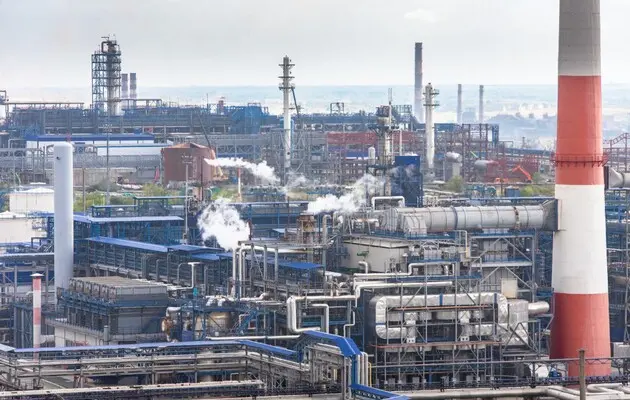 Чи повинна Україна продовжувати атакувати російські нафтопереробні заводи? — Foreign Affairs 