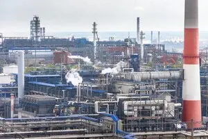 Должна ли Украина продолжать атаковать российские нефтеперерабатывающие заводы? — Foreign Affairs