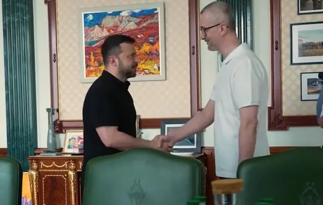 Зеленский встретился с освобожденным из плена заместителем главы Меджлиса