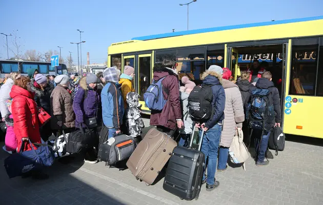 Польща скасувала деякі програми для переселенців з України