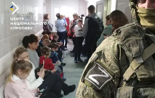 ЦНС: Росіяни на окупованих територіях нападають на цивільних у чергах до лікарень 