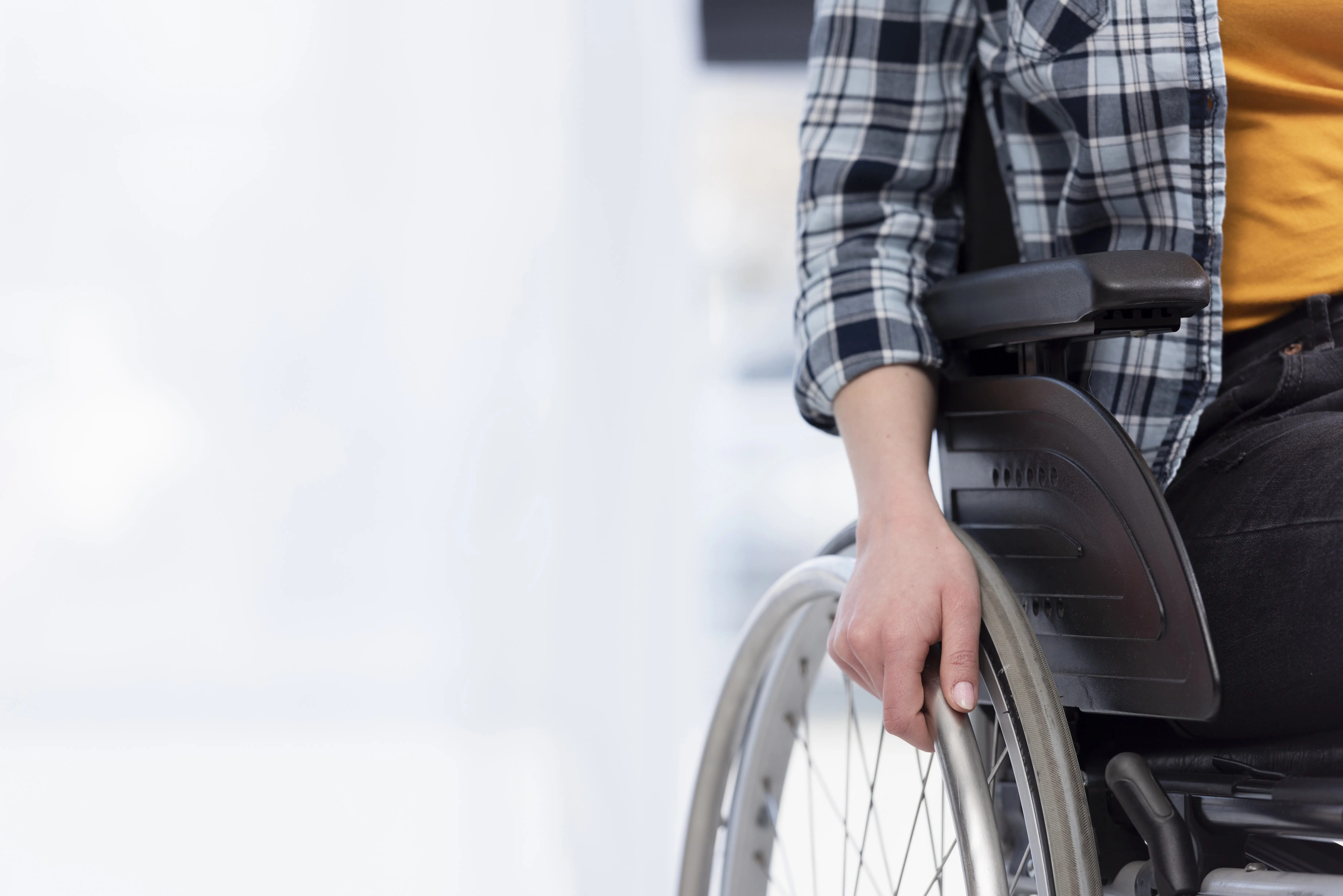 Оновлення даних: чи потрібно це робити особі, якій встановлена інвалідність довічно