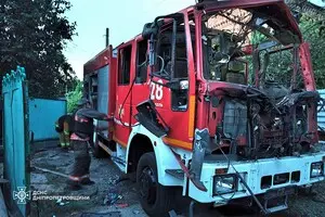 Росіяни двічі обстріляли рятувальників під час гасіння пожежі у Дніпропетровській області