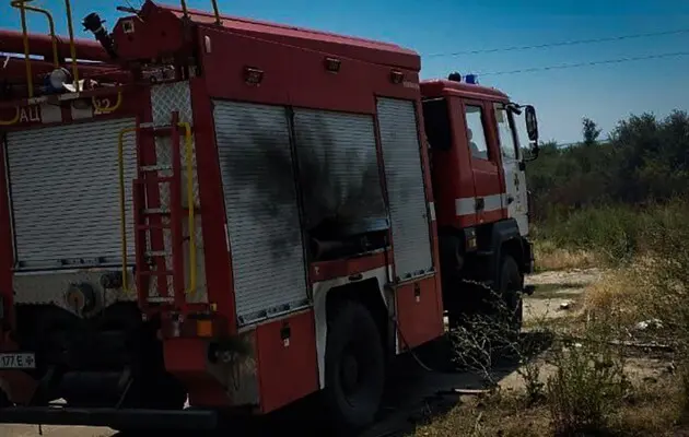 Окупанти повторно обстріляли рятувальників, які гасили пожежу на Миколаївщині