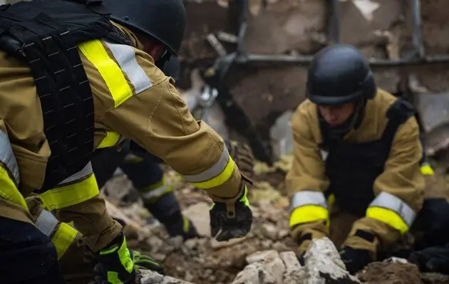 Росіяни вдарили ракетою по фермерському господарству на Миколаївщині: двоє постраждалих