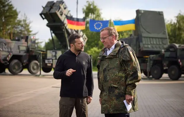 Министр обороны Германии просит дополнительные 4 млрд евро на поставки оружия Украине – Spiegel