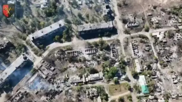 Военные показали кадры фронтового Торецкая, где продолжаются интенсивные бои
