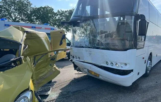 Рейсовий автобус Кишинів-Київ потрапив в ДТП у Молдові