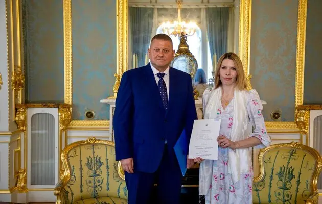 Продолжаю служить Украине, – Залужный показал фото с новой должности