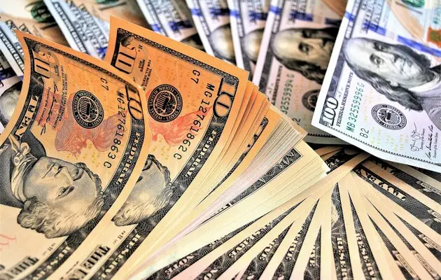 Национальная валюта подешевела к доллару и евро: достигнут предел 41 грн за доллар