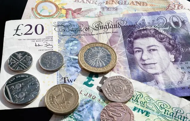 Британська валюта досягла рекордної позначки порівняно з американським доларом: чому дорожчає фунт стерлінгів
