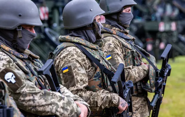 Українські військові на полігоні у Німеччині під час навчань на ЗРК Patriot, 11 червня 2024 року