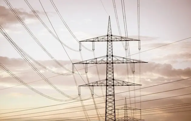 Из-за аварии на двух энергообъектах свет будут выключать дольше – Укрэнерго