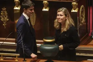 Кандидатка Макрона вновь возглавила французский парламент