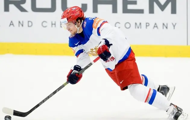Російський хокеїст із НХЛ розповів, що користується кнопковим телефоном