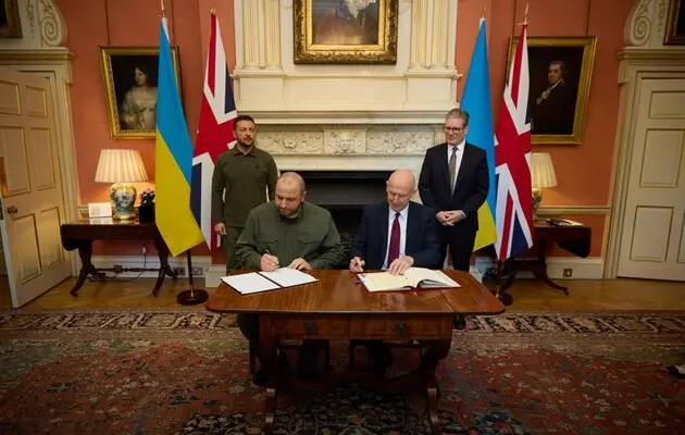 Великобритания предоставит Украине кредит в два миллиарда для закупки оружия