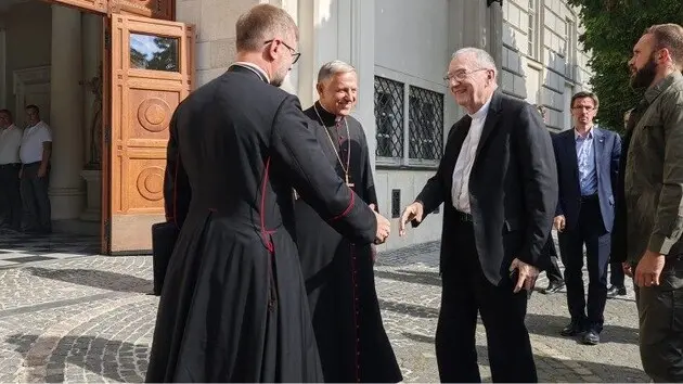 В Украину с официальным визитом прибыл госсекретарь Ватикана