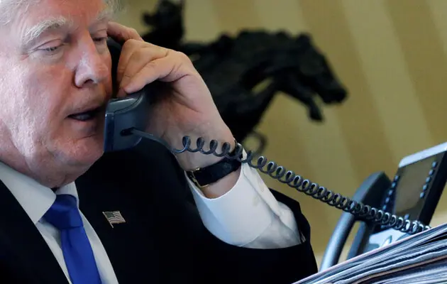 Зеленский и Трамп провели телефонный разговор
