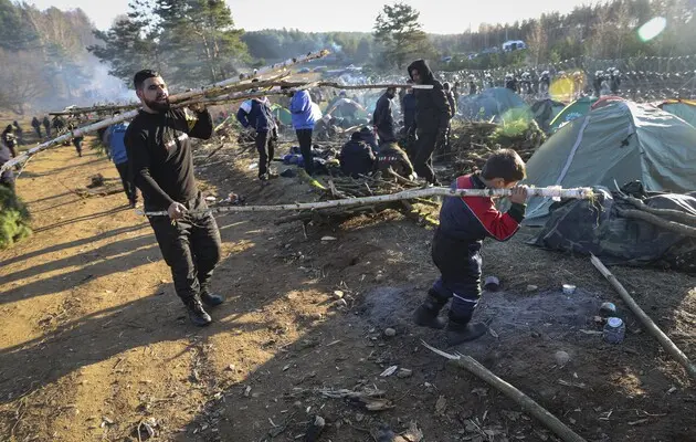 Нелегальные мигранты на границе Белоруссии и Польши