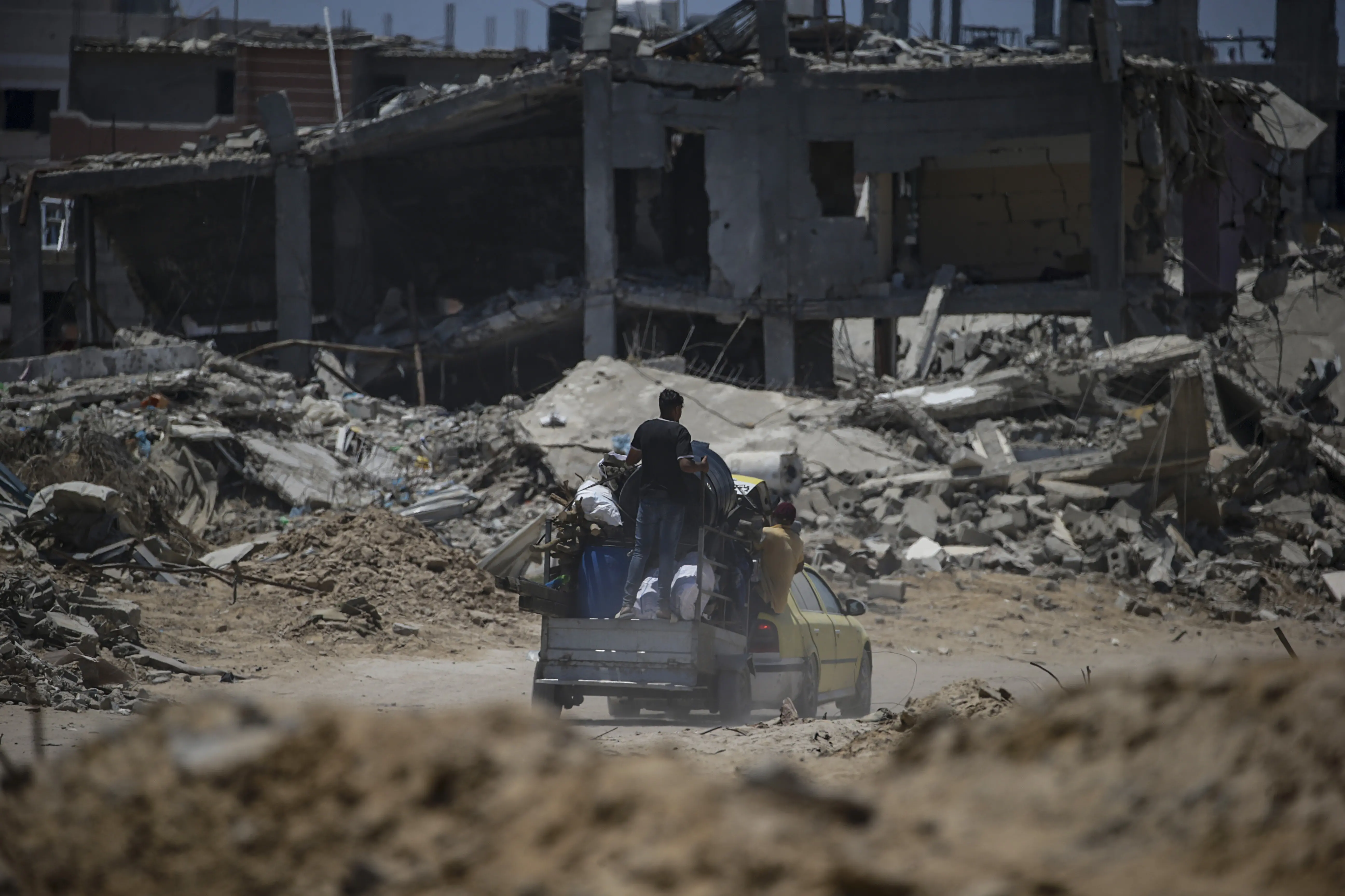 Израиль начал новые атаки в Газе во время визита Нетаньяху в США — Reuters