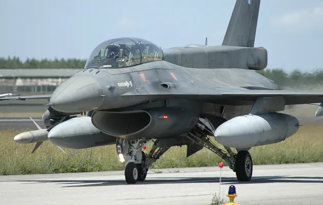 США поставят Украине ракеты для F-16 - WSJ