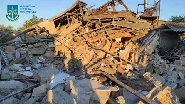 В Херсонской области россияне попали по жилым кварталам – в ОВА рассказали о жертвах и разрушениях