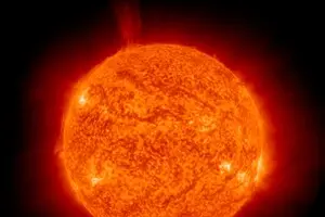 Вызовет мощные полярные сияния: Землю накроет магнитная буря