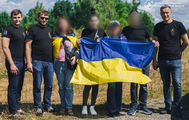 Из оккупированной Луганской области вернули двоих детей и женщину