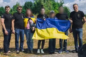 З окупованої Луганщини повернули двох дітей та жінку 