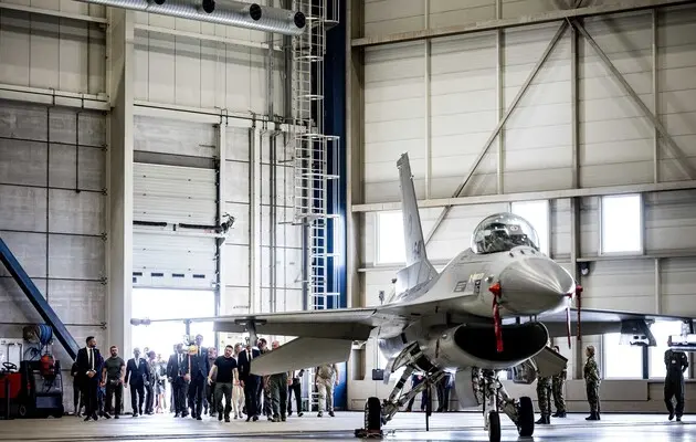 В ближайшее время Украина не сможет получить достаточное количество F-16 – эксперт