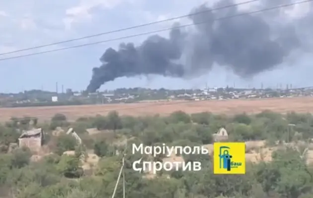 Андрющенко рассказал детали масштабного пожара в районе военной базы оккупантов в Мариуполе