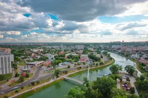 Окупанти вдарили по школі у Харкові