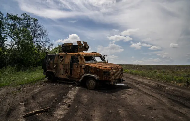 Генштаб ВСУ обновил данные о потерях РФ: за сутки уничтожено еще более 1200 оккупантов, вертолет и ряд другой техники врага