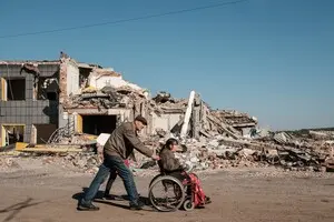 В британской разведке показали спутниковые снимки масштабов разрушений в Бахмуте