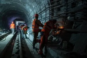 Переход между станциями метро 