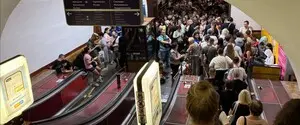 Массированный обстрел Украины: как выглядит метро Киева во время тревоги