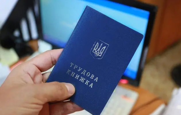 Уряд змінив правила нарахування стажу українським педагогам