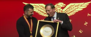 Зеленский получил награду Американской академии достижений The Golden Plate Award