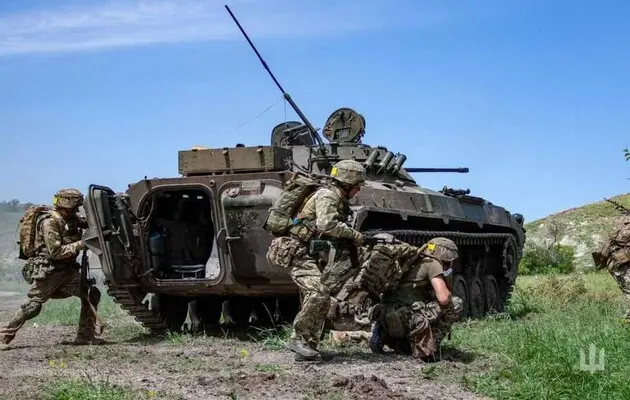 На Донеччині росіяни майже повністю окупували село, яке від Мирнограду відділяє лише два кілометри