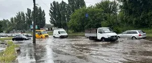 В Киеве сильный ливень: в четырех районах есть подтопление