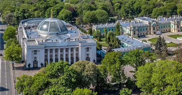 ВРУ хоче виключити депутатів-утікачів Одарченка та Дмитрука з комітетів