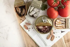 Запас продуктів: які консерви потрібно купити зараз