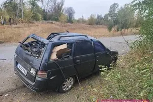 Армія РФ FPV-дронами атакувала автомобілі у двох населених пунктах Харківщини: є поранені