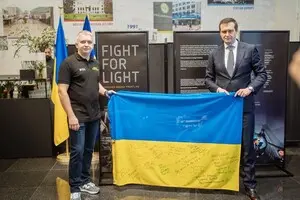 «Битва за свет»: в Брюсселе открылась фотовыставка о героизме украинских энергетиков